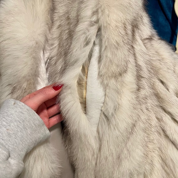 Fox Fur coat - Picture 9 of 10